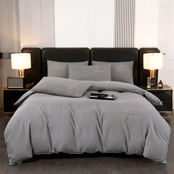 Bedding Sets Set High Quality Skin Friendly Quilt Cover Solid Color Embroidery Single Double King Duvet