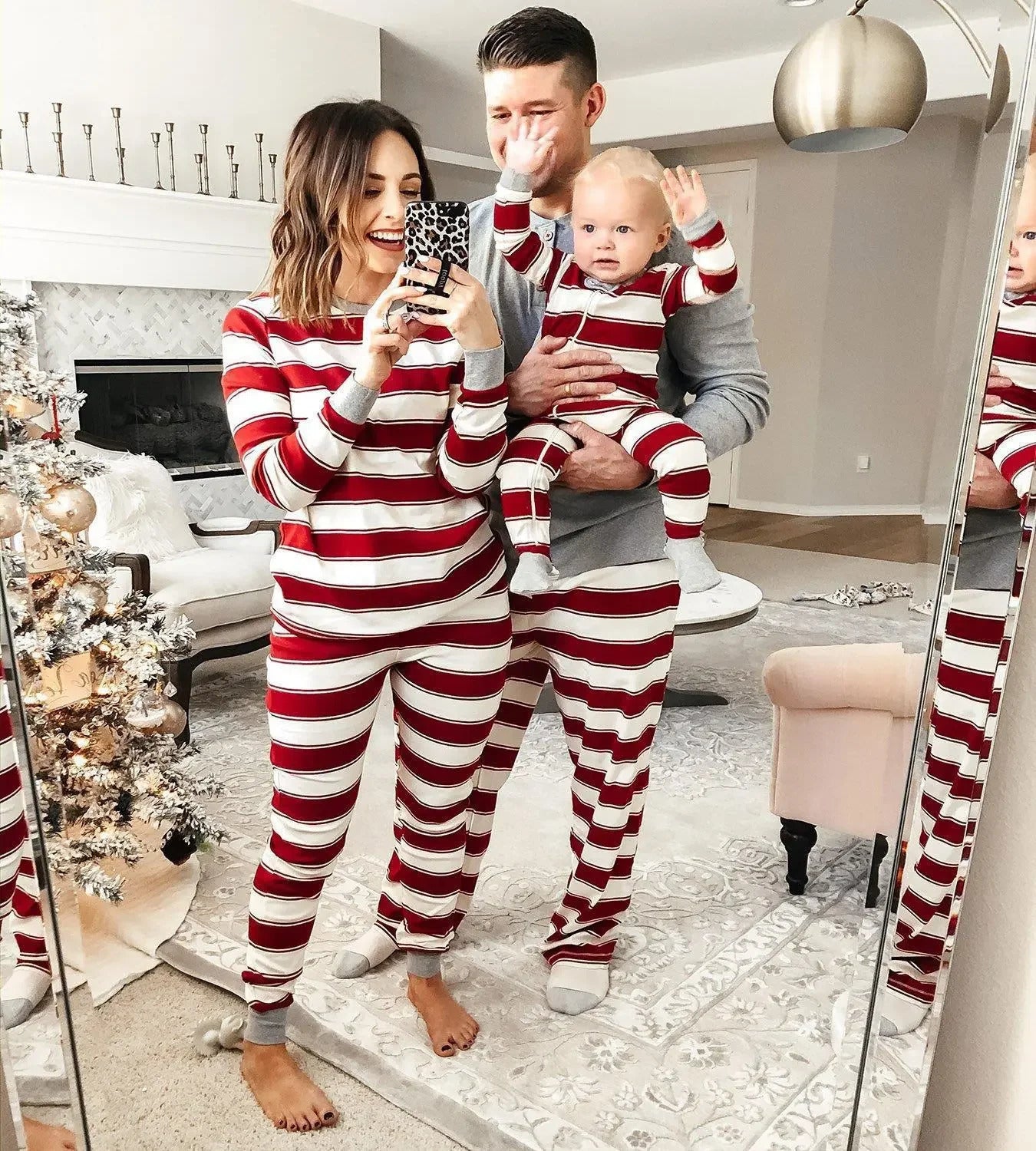 Family Matching Outfits Print Mom Daughter Dad Son Baby Clothes Soft Loose Sleepwear Xmas Look Winter Christmas Pajamas Set Striped 231026
