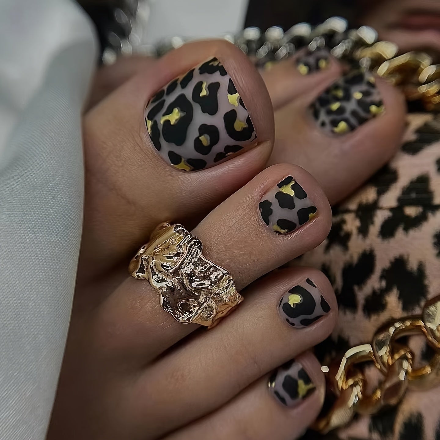 TEMU 24pcs Leopard Print Press-on Toenails Set - Glossy Short Fake Nails For Feet, Hands & Nails Care