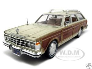 1979 Chrysler Lebaron Town &amp; Country Cream 1-24 Diecast Model Car by Motormax