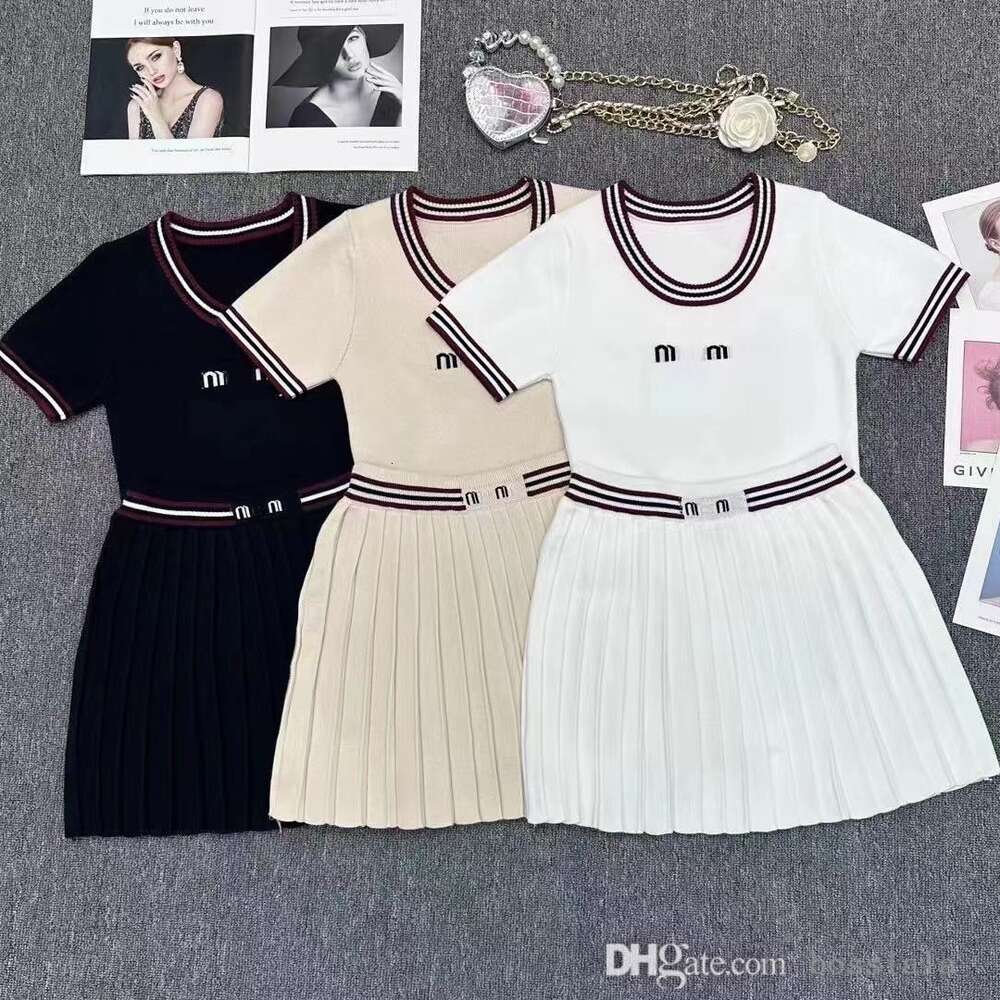 Knitted Dress Sets Women T-shirt Tops With Skirts Set Luxury Designer Letters Contrast Color Tees Pleated Skirt Outfit Casual Daily Woman