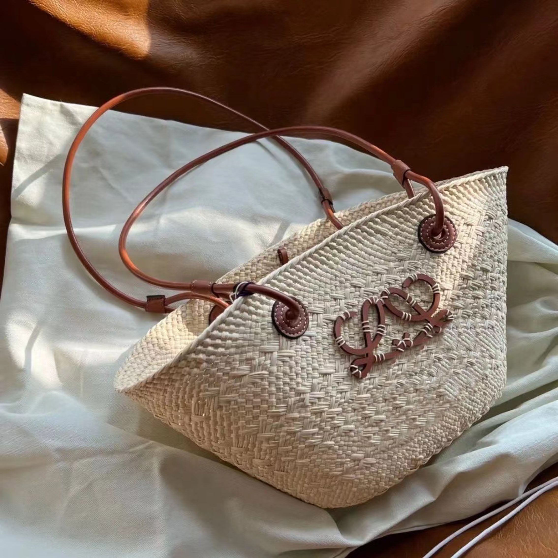 Luojia French large-capacity shopping basket Tote bag holiday shopping shoulder handbag hand-woven bag girl.