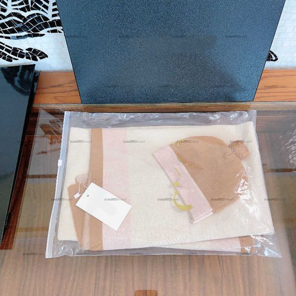 Popular newborn Blanket set winter blanket baby infant Two piece set Gradient color design blanket and knitted kids hat