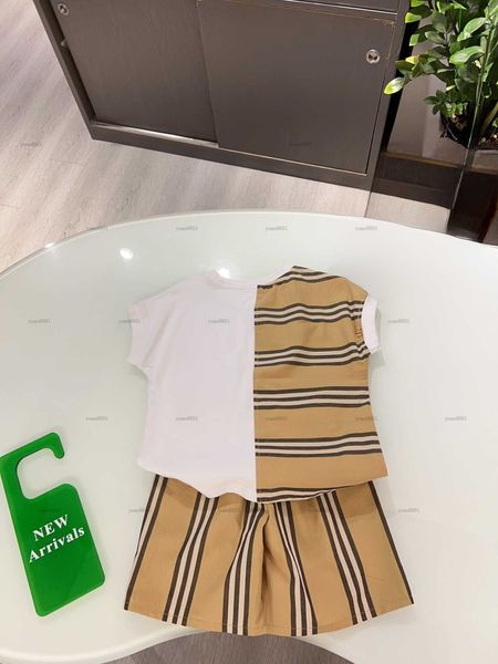 Popular baby T-shirt set tracksuits boys girls Summer suit kids designer clothes Round neck t shirt and Vertical printing shorts