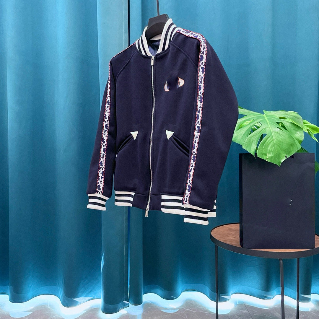 Men&#039;s Signature Designer Winter Jacket Ultimate Thermal Comfort Windproof Shield Stylish Outerwear for All-Season Urban Adventures