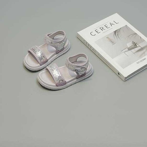 Sandals 2024 summer new girls sandals childrens soft soled shoes girls non slip beach shoes summer open toe shoes H240828