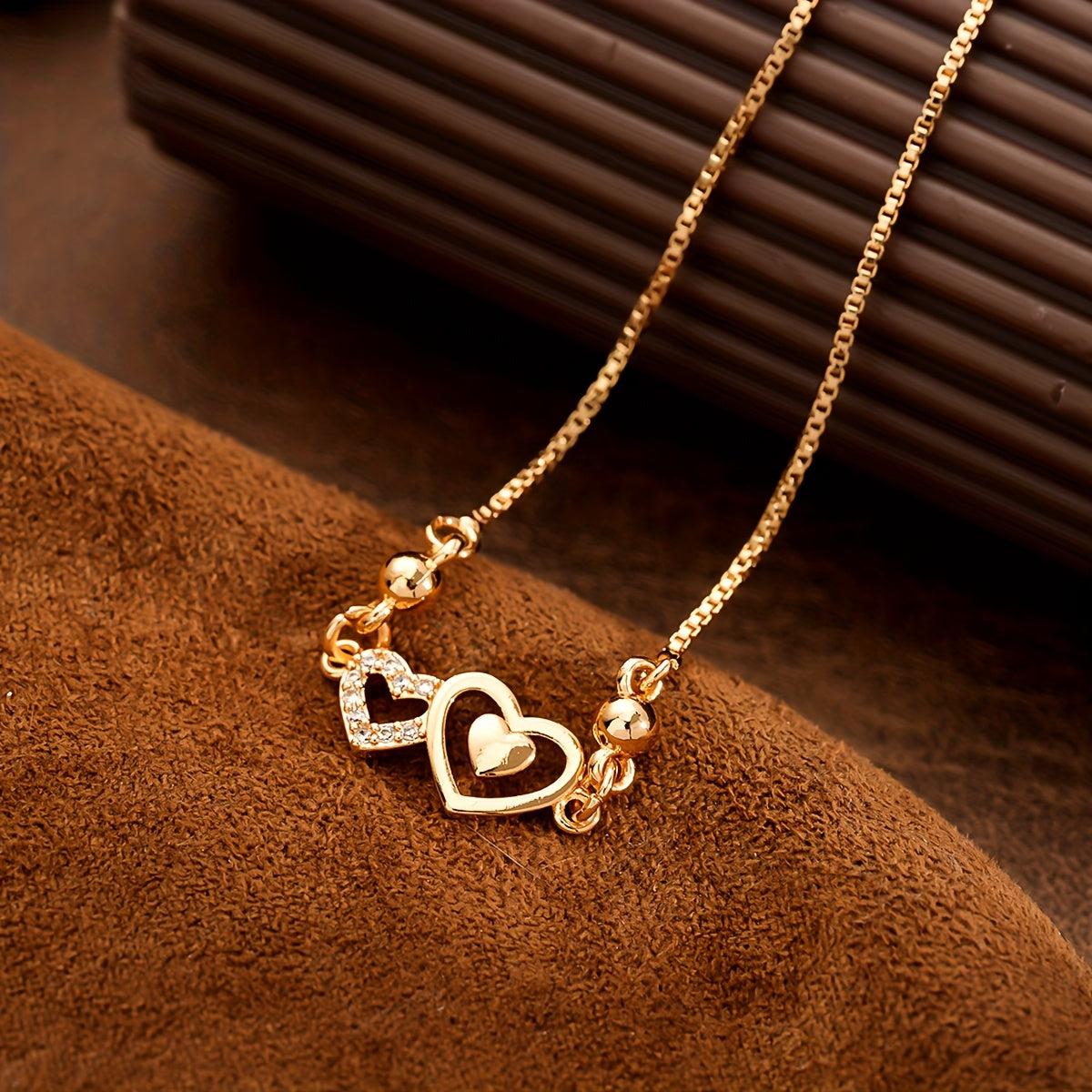 TEMU 1pc Hand-holding Heart Bracelet - Vintage Bohemian Copper Jewelry With Synthetic Zirconia Stones, Hearts Design For Casual Attire, Valentine's