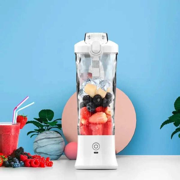 Portable USB charging personal blender juicer with 6 blades used for smoothies shaking baby food in the office exercising in the home gym an