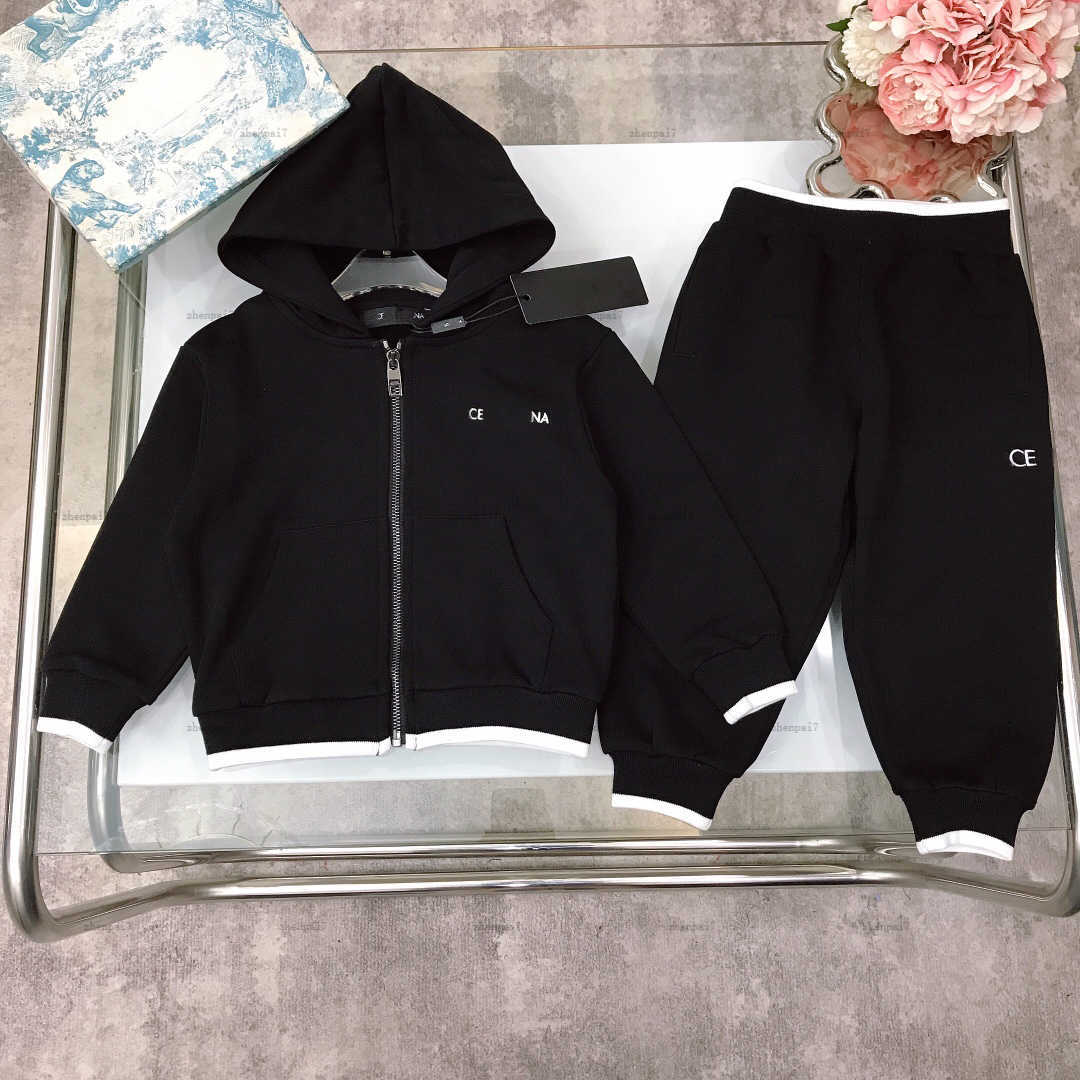 Top baby Coat set Black design Tracksuits kids designer clothes autumn Hooded jacket sports pants A961X26N211