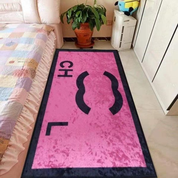 Designer Pink Carpet Classic Print Swan Pig Pattern Minimalist Girl Bedside Carpet Room Living Room Carpet Floor Mat Anti Dirty Washable hom
