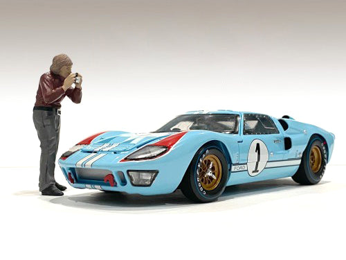 "Race Day 1" Figurine II for 124 Scale Models by American Diorama