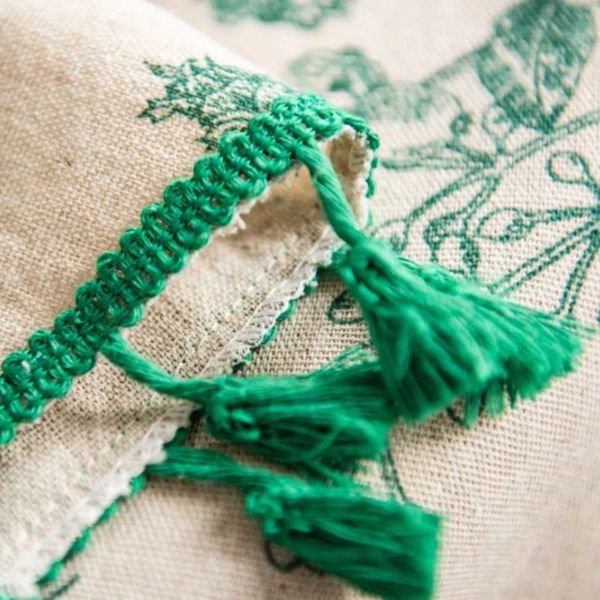 ning experience with the touch of sophistication that this stunning tablecloth brings. Add a touch of to your dining tableT250114