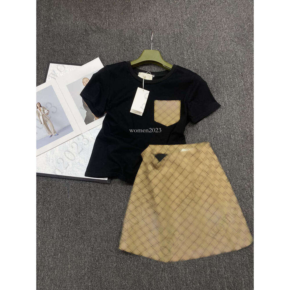 Women skirts suit designer shirt two-piece brand women tshirt set Women T-shirt Fashion logo overskits set vacation letter jacquard skirt 2pcs Jan 1