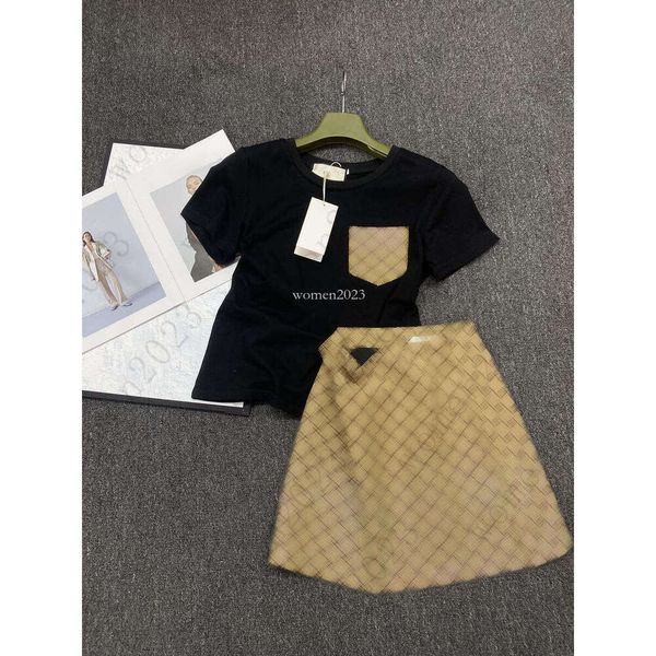 Women skirts suit designer shirt two-piece brand women tshirt set Women T-shirt Fashion logo overskits set vacation letter jacquard skirt 2p