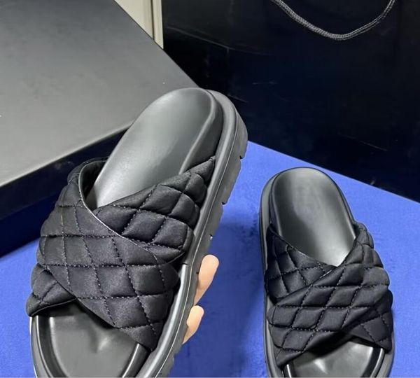 Fashion Luxury Summer sandals designer women&#039;s man high-quality flip-flops leather sliders metal chain women&#039;s brand casual Sandal