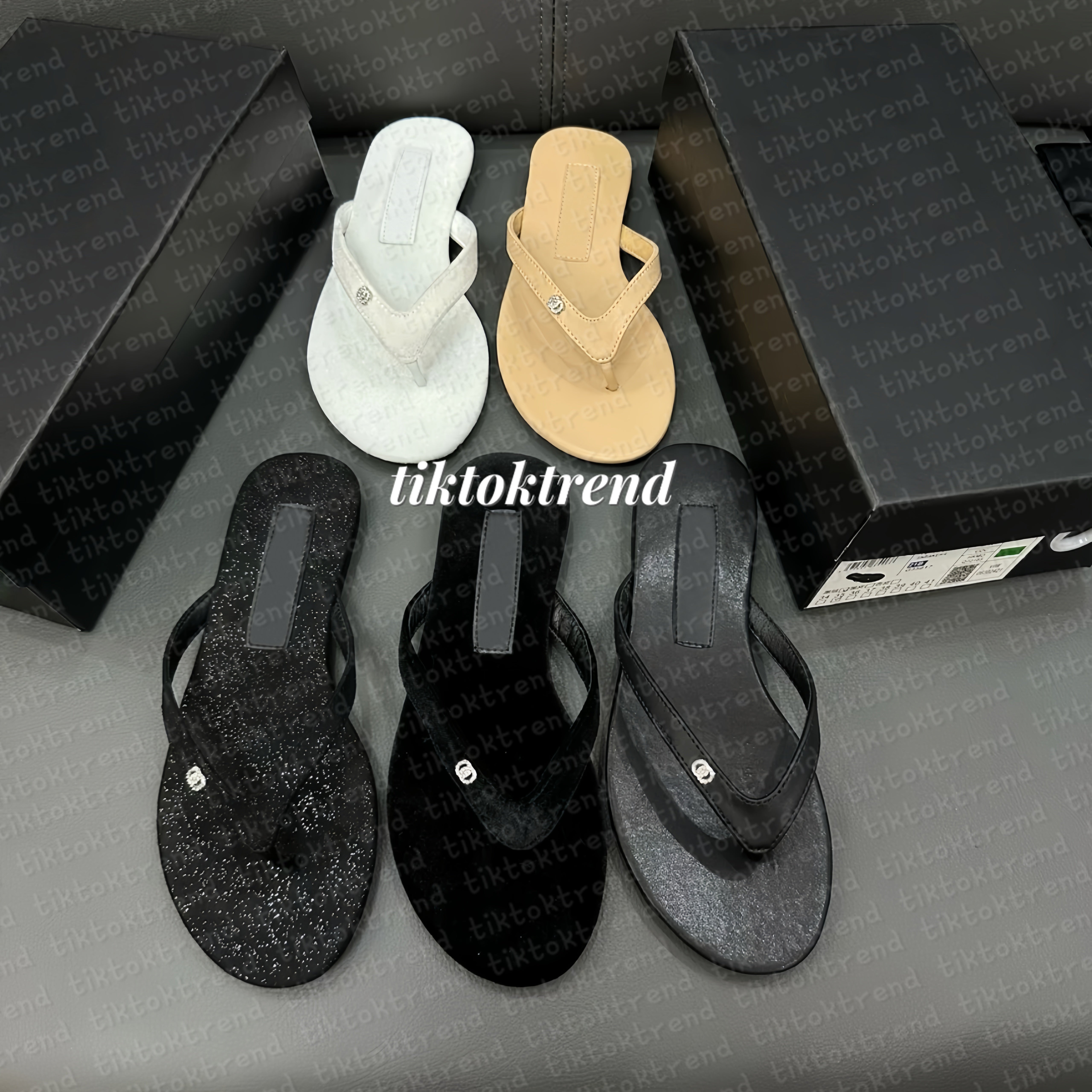 Luxury Designer Womens Slipper Sandals Shoe Slide Summer fashion Wide slide velvet flat flip-flops classic printed letter Beach sandals size 35-42