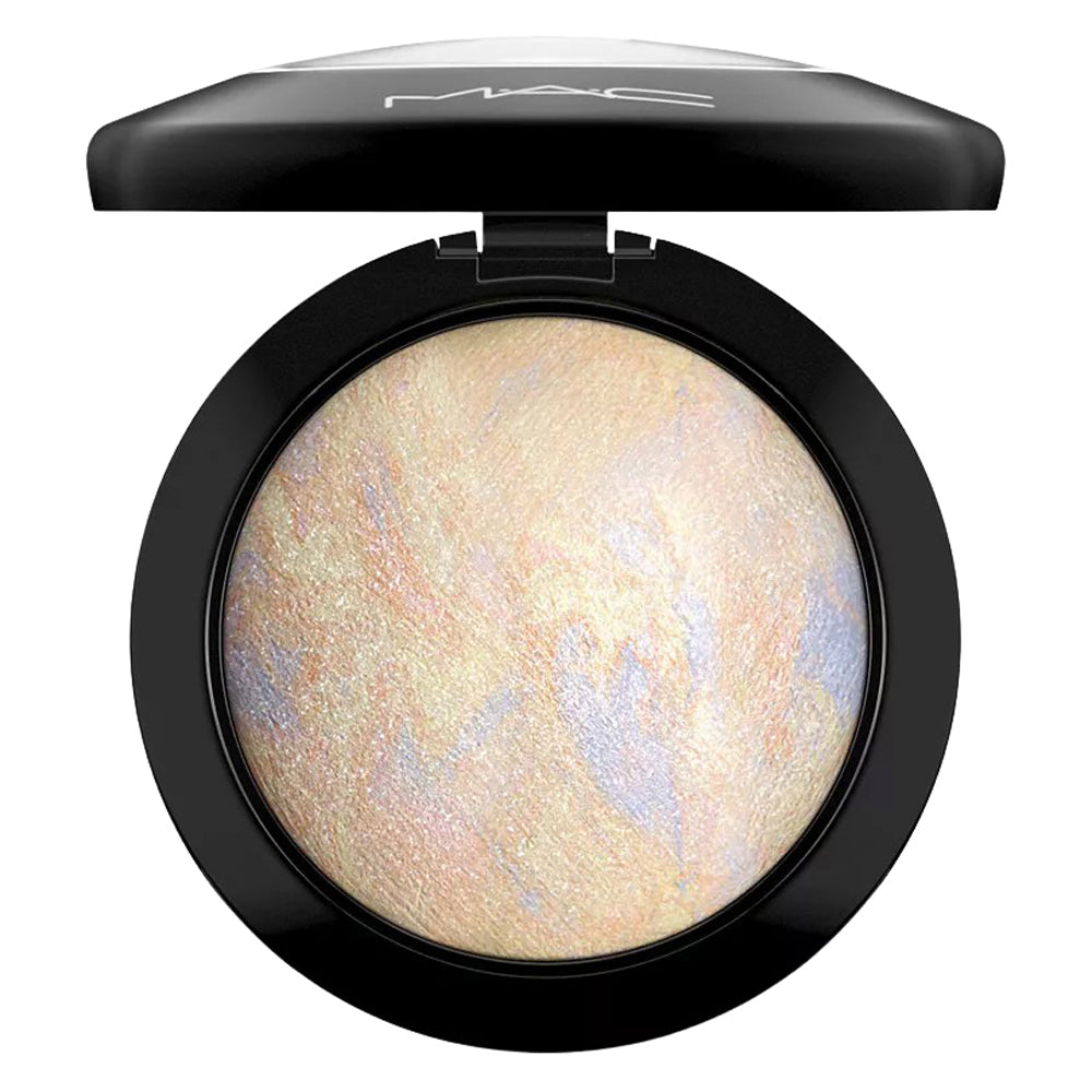 Mineralize Skinfinish Highlighter - Lightscapade (soft candlelit beige with multidimensional shimmer)