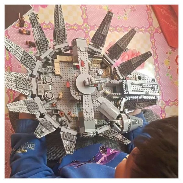 Spaceship HOT Bric Stars Fighter Space Millennium Falcon Ship 75105 Model Building DIY TOY Bloc Toys For Children