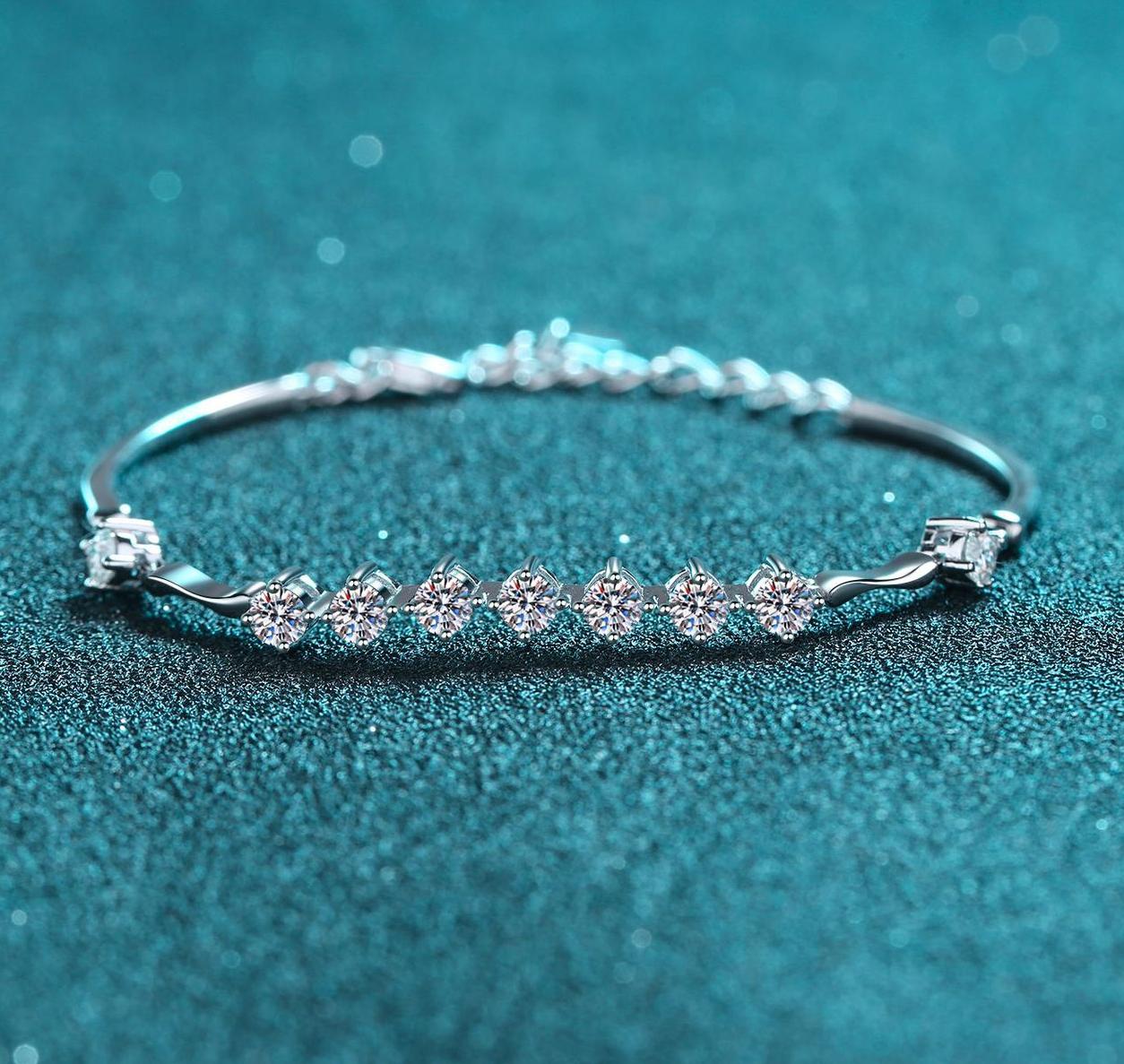 Chic Woman&#039;s Jewellery Piece Made from High-Quality Silver Alloys Embellished With Radiant Man-Made Diamonds