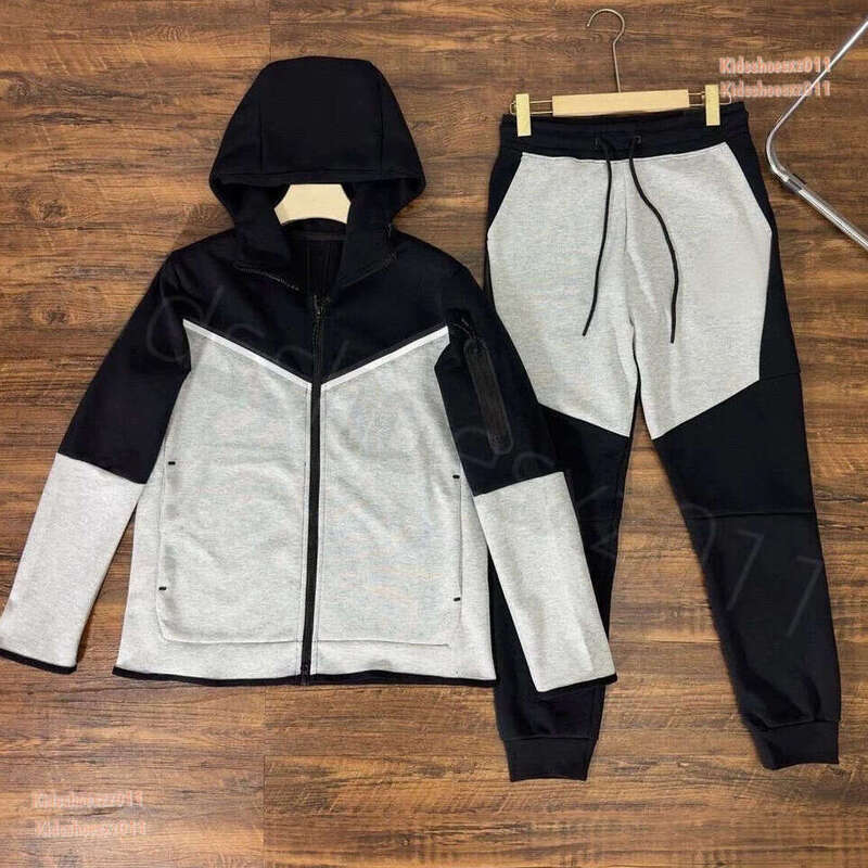 Niki Tech Fleece Tracksuit Designer Hoodie Tracksuit Windbreaker Nocta Cardigan Sweatpants Long Sleeve Coat Loose Sports Monclor Doudoune Homme Kids