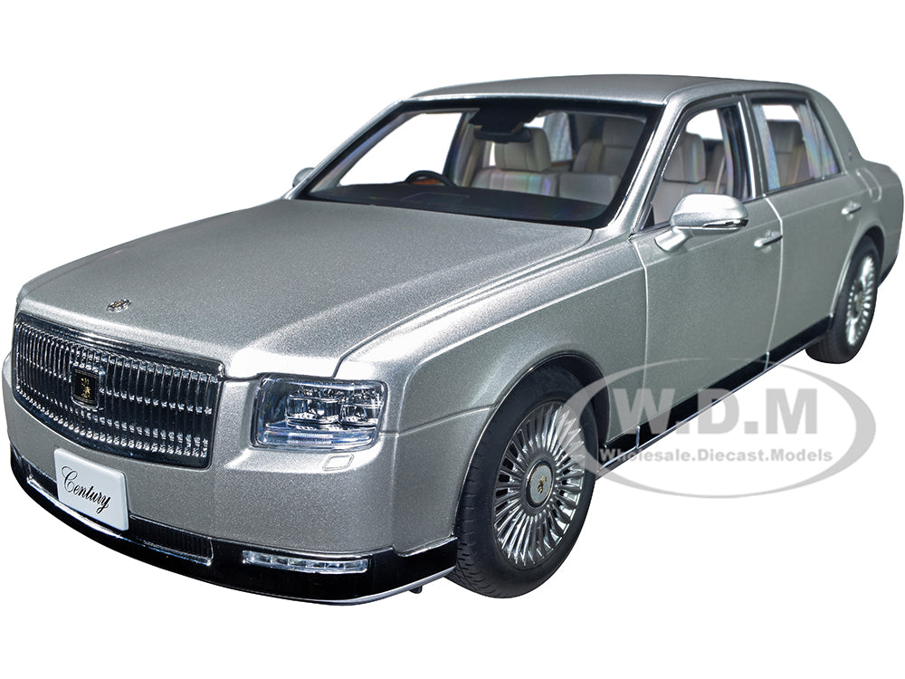 Toyota Century with Curtains RHD (Right Hand Drive) Silver Special Edition 1-18 Model Car by Autoart