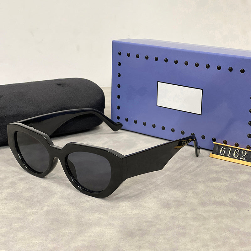 Designer Sunglasses Women Alphabet Mirror Legs Fashion Premium Outdoor Beach Sunglasses Luxury Men&#039;s Sunglasses Double letters in gold