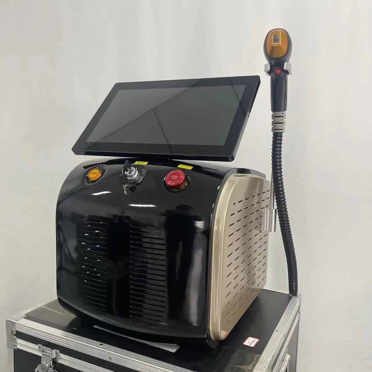 Diode Laser Ice Titanium Laser Body Hair Removal Machine 3 Wavelength 755nm 808nm 1064nm Face Hair Remove For Salon Epilator