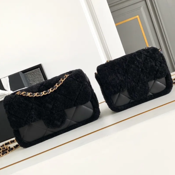 2024 Teddy Bear Bags Autumn-Winter New Designer Fashion Crossbody 10A Shoulder High quality Chain Double sided Hairy Flip Cover Bag 5148