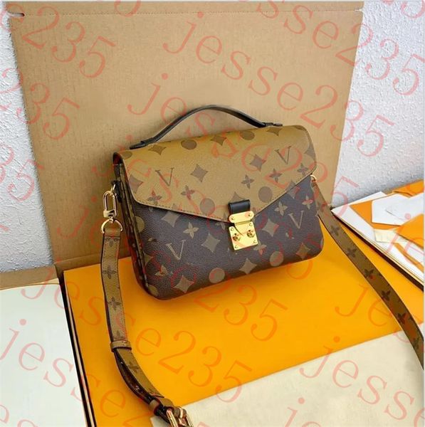 2025Classic Totes POCHETTE designer bag tote bag Vintage cowhide shoulder bags clutch handbag messenger packages Bags wallet purse M44875