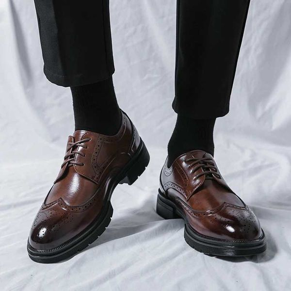 High Quality Oxford Shoes Lace-up Business Formal Pointed Carved Loafers Leather Comfortable Soft Bottom Designer Office ShoesX241210