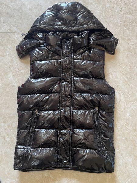 Men Cold Weather Vest Designer White Duck Down Padded Jacket Fluffy Thick Outerwear NFC Scanning Parkas Plus Sizes Couple Black Down Jacket