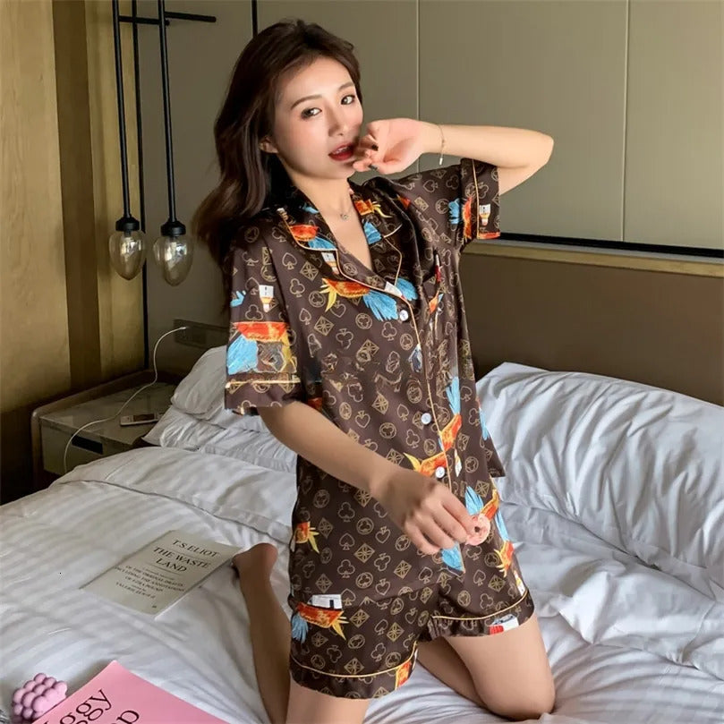 2025sWomen&#039;s Sleepwear Designer Brand Womens Pajamas Set Style Fashion Poker Pattern Short Sleeve Couple Silk Like Leisure Home Clothes Nightwe