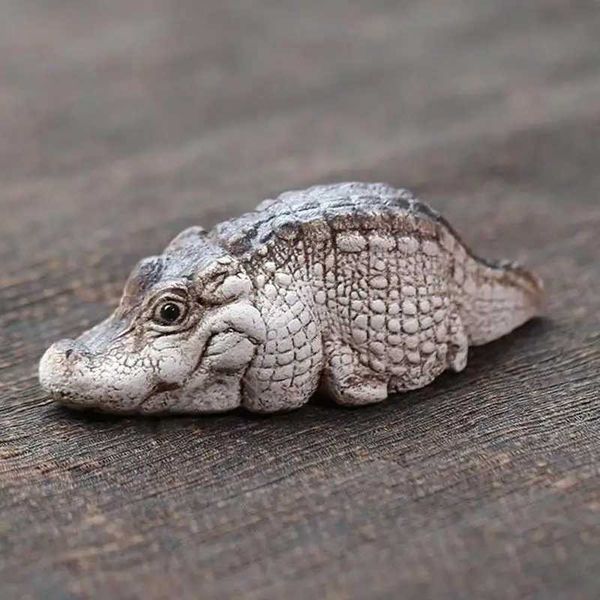 Clay Alligator Crocodile Mini Kung Fu Tea Pet Figurine Lovely Decoration Crocodile Miniatures Home Tabletop Decoration OrnamentXJ240814