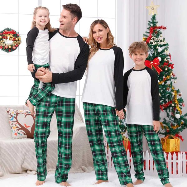 Roupas de correspondência familiar 2024 Ano novo Clothing Christmas Conjunto mãe Papai Criança Pijama Diy em branco Aparência de 2 peças PJS