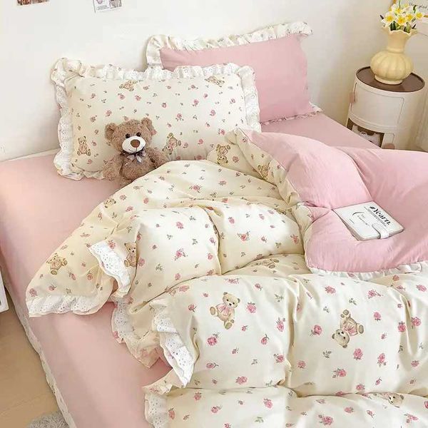 Korean Princess Style Bedding Set Cute Pink Bear Quilt Cover Lace Ruffles Duvet Covers Pillowcases Sheet Girls Floral BedclothesC241021