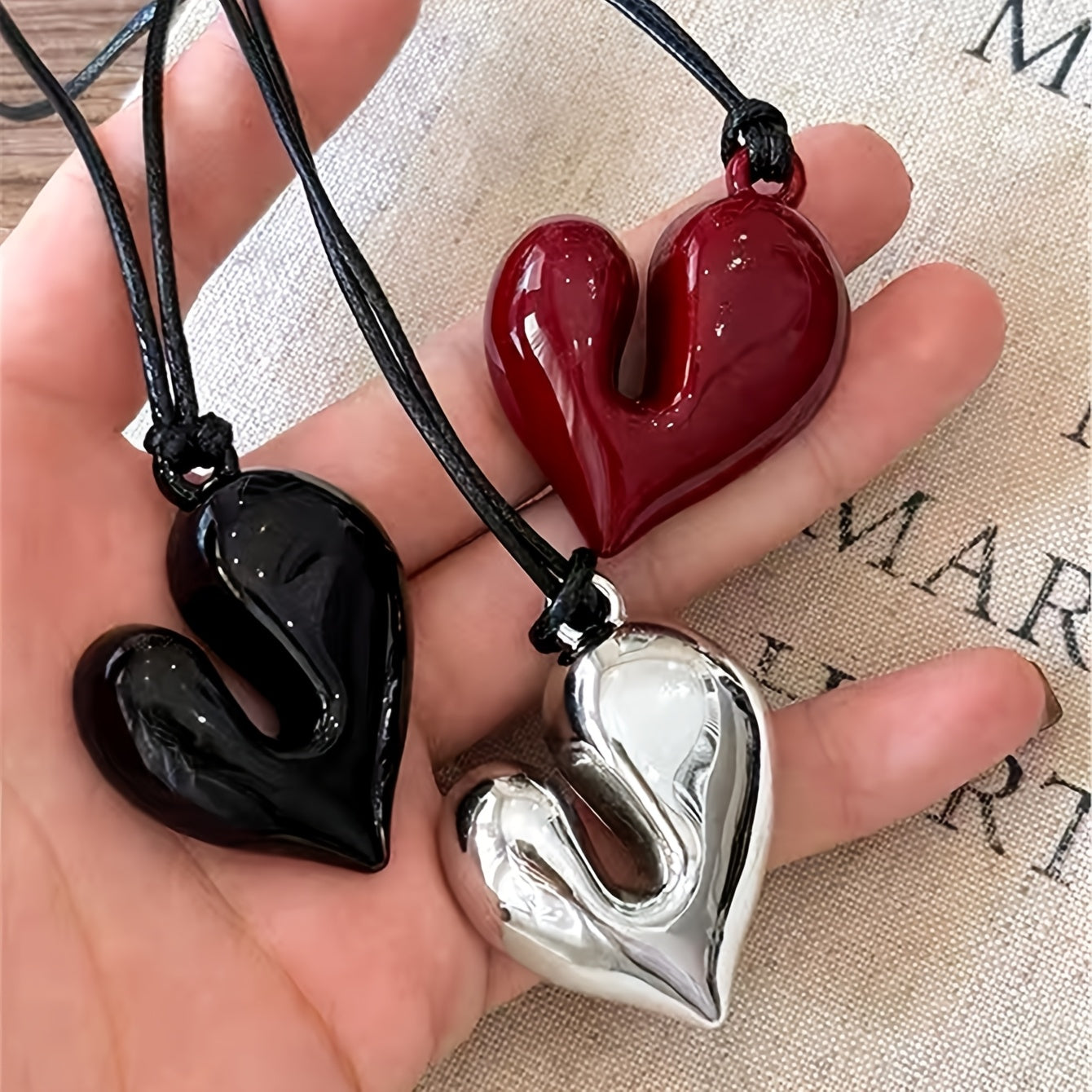 TEMU 1pc Y2k-inspired Asymmetrical Heart Pendant Necklace For Women - Vintage-inspired Skinny Cord Long Chain, Heart Charms, Casual Attire, Everyday