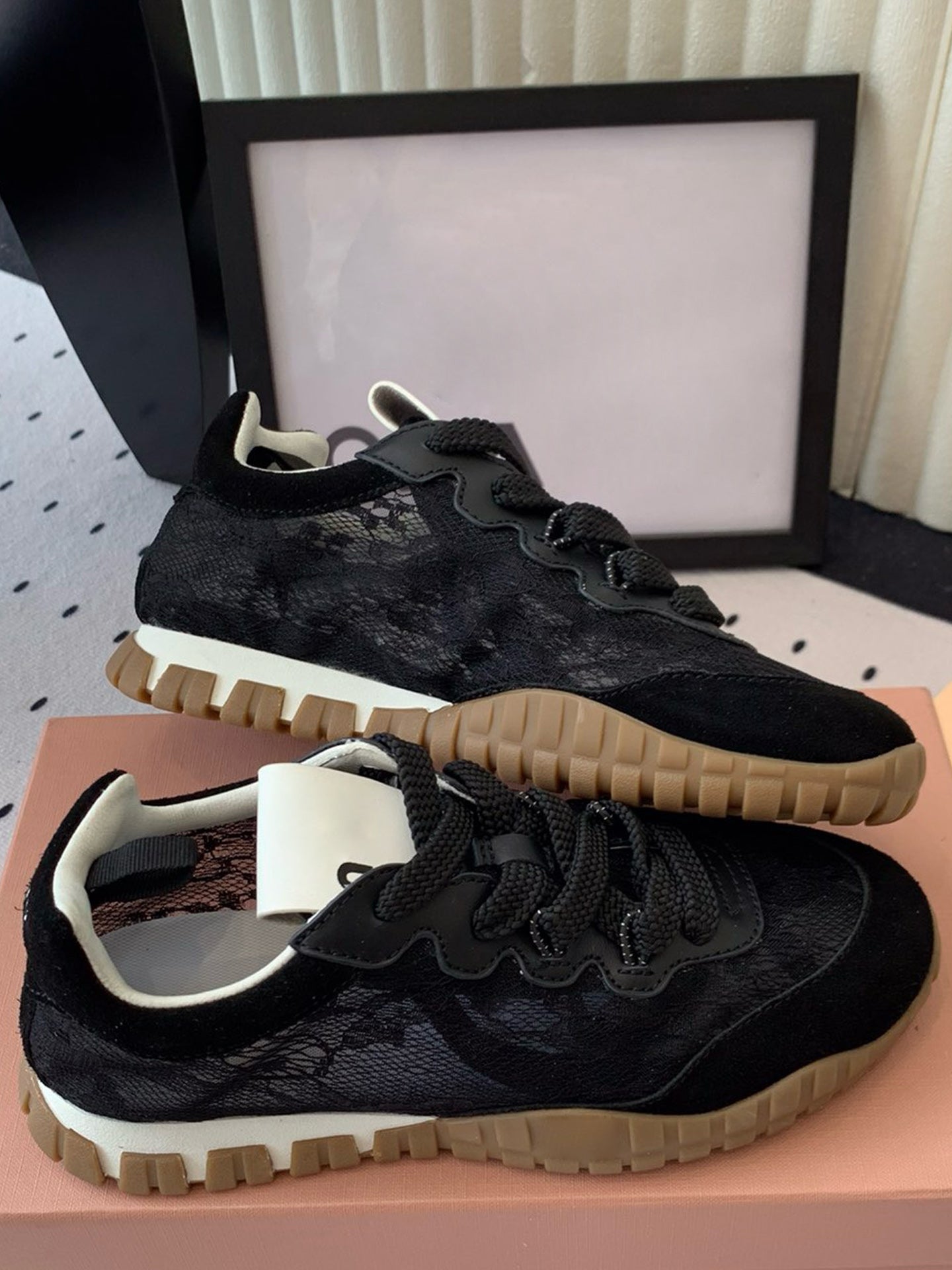 Tire Technology Fabric and Mesh Sneakers Womens Training Shoes Designer lace up sneakers with breathable mesh upper and sheepskin foot pads with box