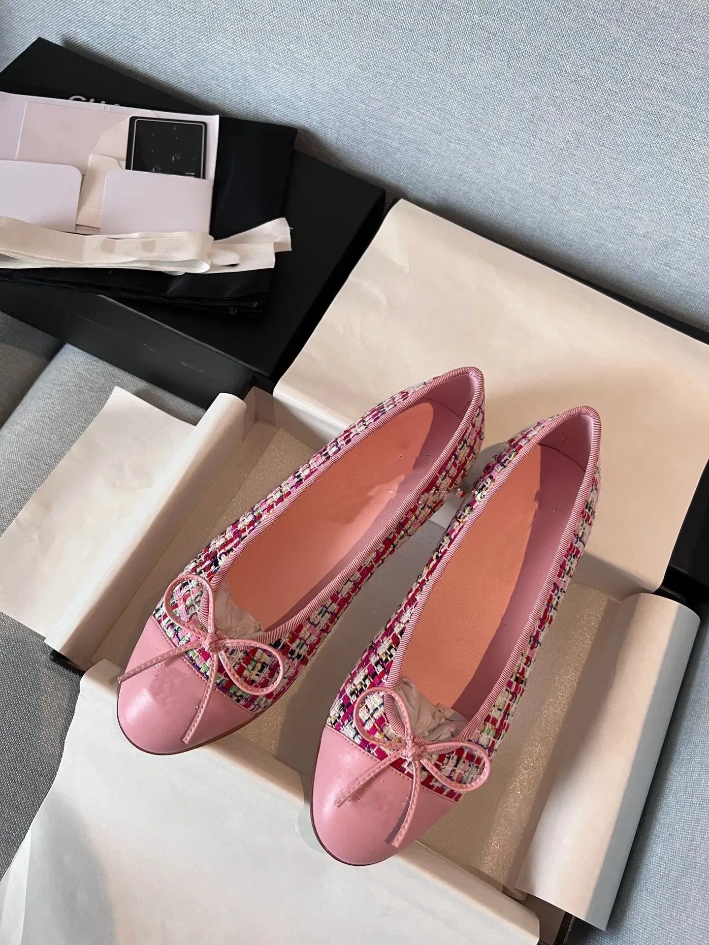 With a bow tie Top quality Paris Designer Ballet Flat Casual Shoes Leather ballerinas woman Loafer Shoes Dress Shoes sandals Party Luxury Round Toe