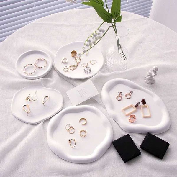 Decorative Plates Creative Storage Tray Irregular Rings Jewellery Display Plate White Art Plaster Dish Home Desktop Decor Photography Prop B