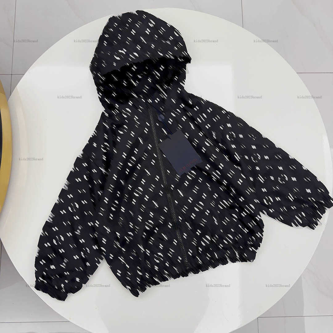 New kids sun protection jackets Hooded baby Outerwear Size 100-150 boys girls coat high quality child Sunscreen clothing
