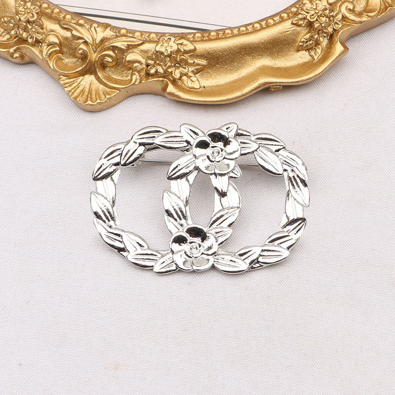 Sweater Brooches Decorate Geometry Pattern Inlay Crystal Rhie Pearl Brooch Charm Pin Marry Christmas Party Classical Jewellery Gift Fashion Accessor