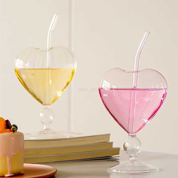 1Pc Creative Lovely Heart-shaped Cup Water Glass With Straw Glass Wine Juice Cup Club Drinkware Container DecorationB240719
