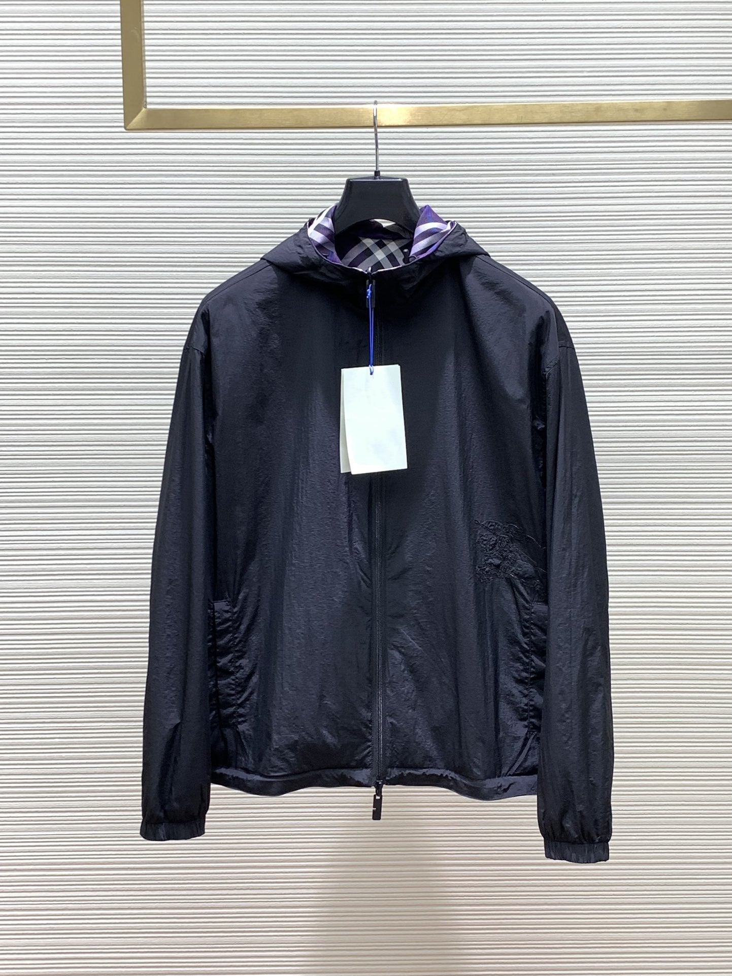 881890 Mens down jackets Stylist Coat Parka Classic Puffer Jacket Hooded Thick Down Coats Womens Feather Windproof Outerwear Can be worn on both sid