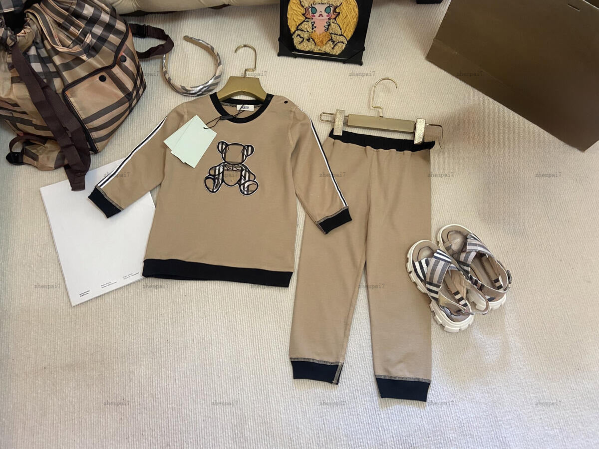 Top newborn jumpsuits Plush bear print infant bodysuit designer baby clothes Long sleeved toddler hoodie and pants A378X11N090