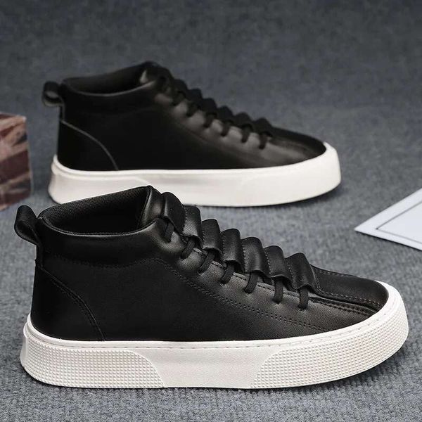 Men&#039;s Spring-Autumn New High-top Casual Shoe Trendy and Versatile Wear-resistant Sports Board Shoes Men Sneakers