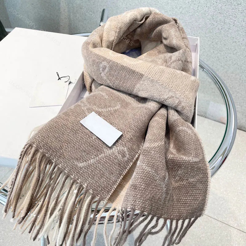 2024 Designer Scarf Winter Plaid Wool Long Shawls Women Cashmere Scarfs Tassels L Scarves for Mens Soft Touch dhtrWarm Wraps with Tags Luxury Beanie