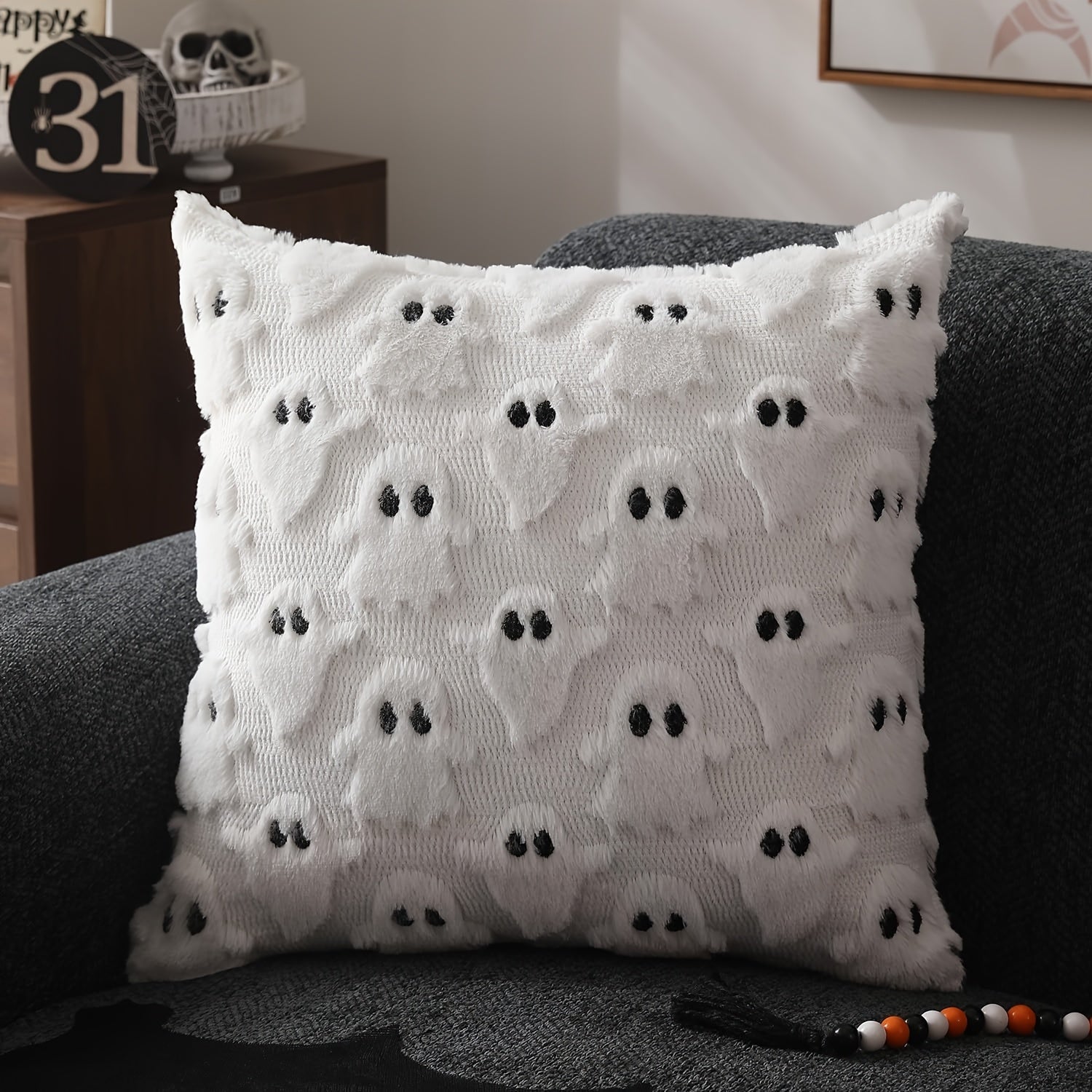 TEMU 2pcs Halloween Pillow Covers White Throw Pillow Covers 18x18 Inch Soft Plush Fur Fleece Sofa Cushion Covers For Chair, Sofa, Bedroom, Living