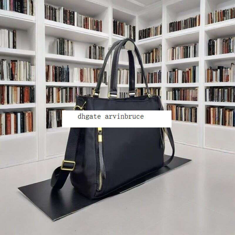 home garden tools case bags packing mens shoulder tote clutch Women&#039;s Voyageur Series Nylon Casual Tote Bag Fashion Handbag196605