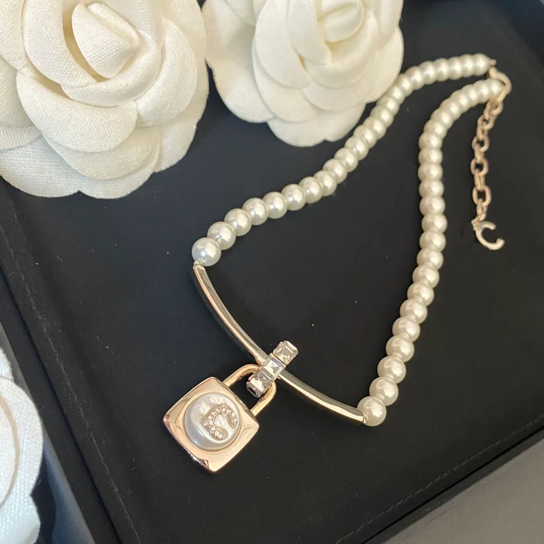 18K Gold Plated Brass Copper Designer Necklace Fashion Women Brand C-Letter Rhinestone Crystal Pearl Pendant Choker Chain Wedding Jewelry Love Gifts