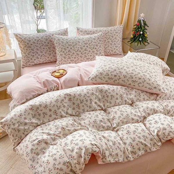 3pcs Cartoon Heart-shaped with Plant Print Bedroom Skin Friendly Down Comforter Set Pillowcase Bed Decoration Y240730